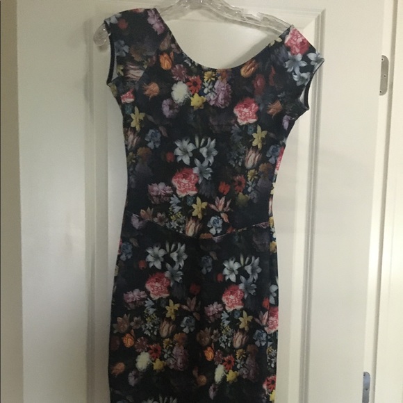 Adorable Floral Dress - Picture 2 of 6